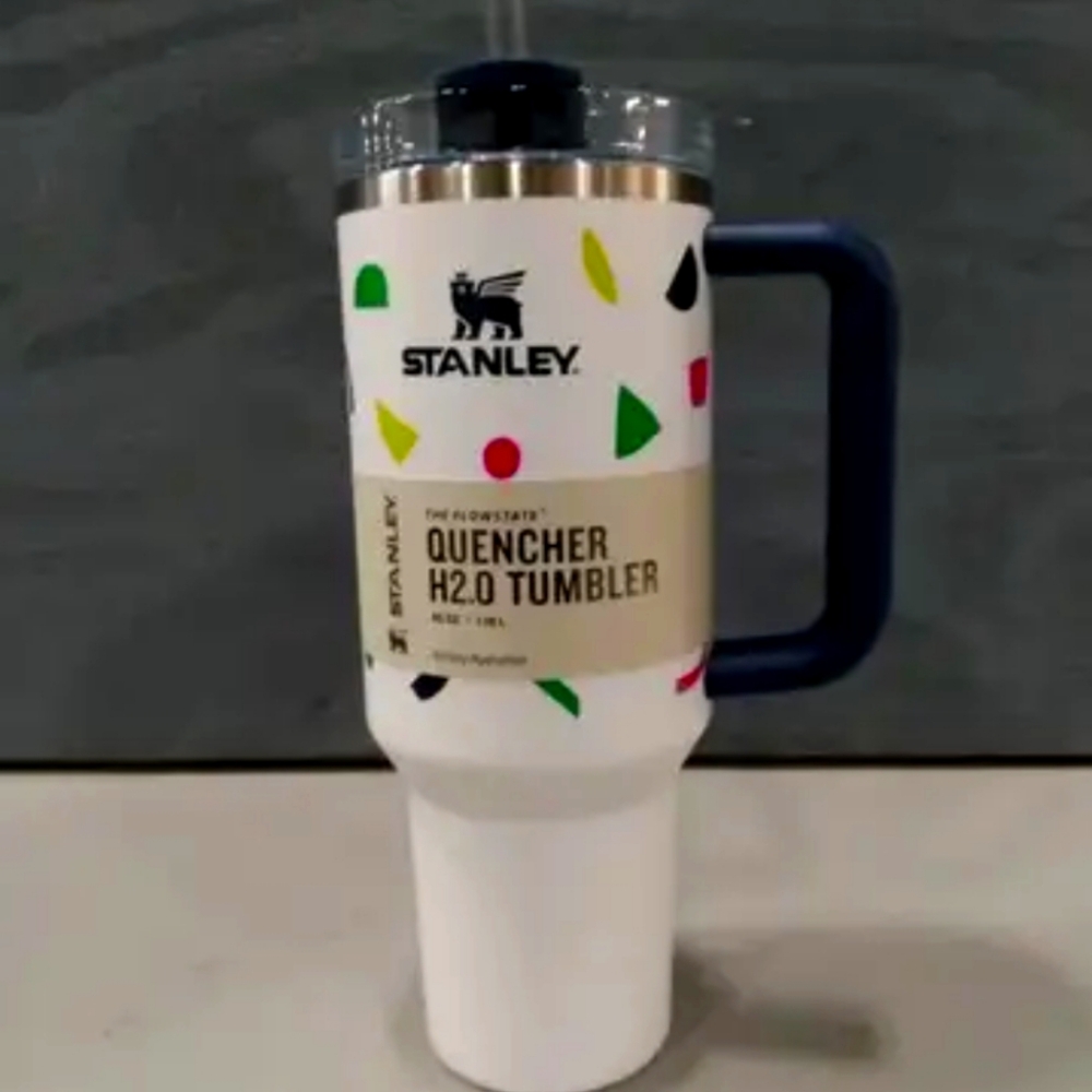 Stanley 40 oz Stainless Steel H2.0 Flowstate Quencher Tumbler Abstract Geos